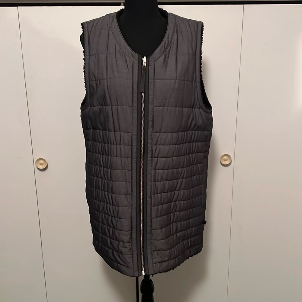 Lululemon reversible vest